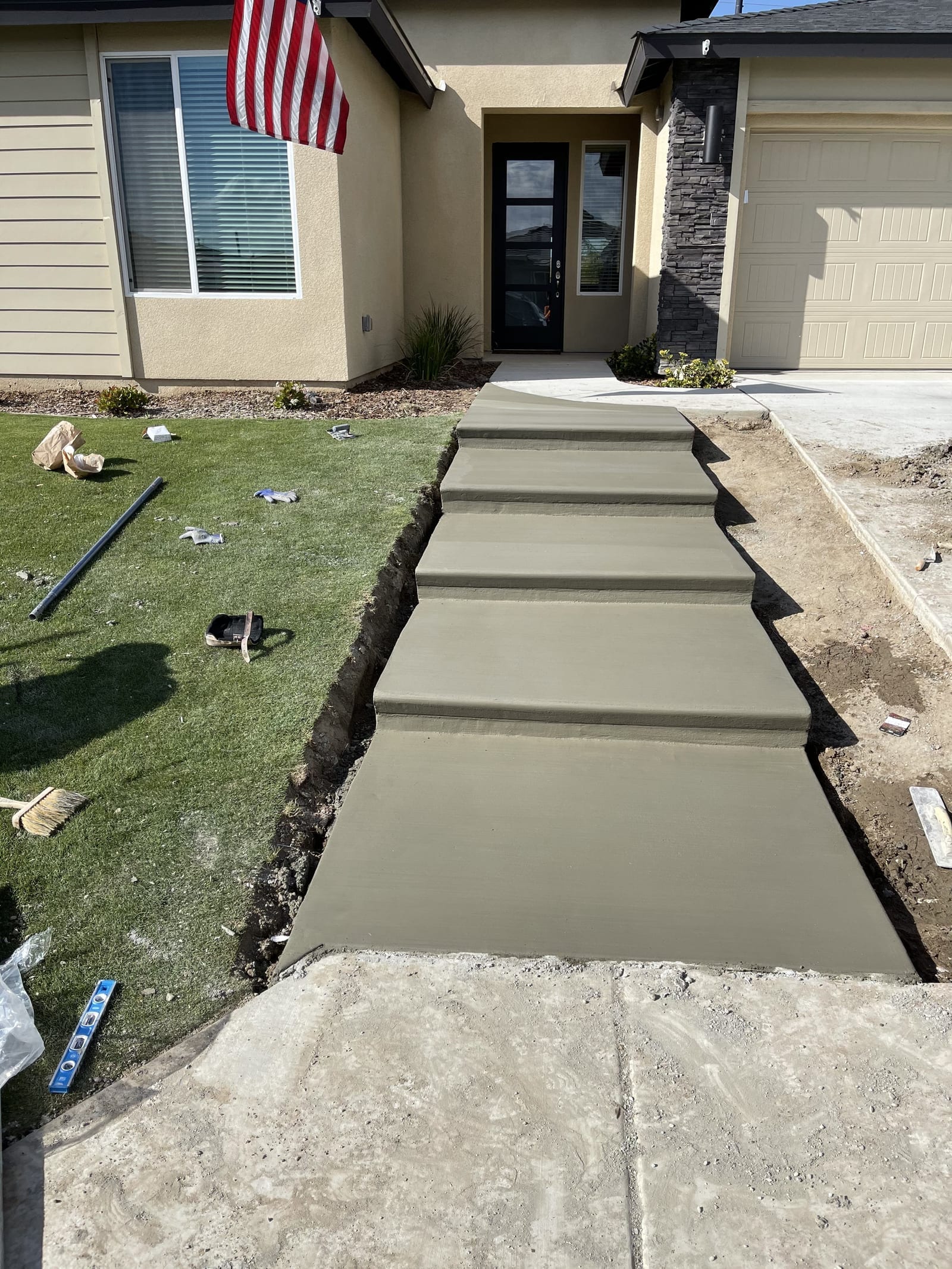 Fresh Walkway Steps — flatwork concrete work by James Z. Concrete & Construction